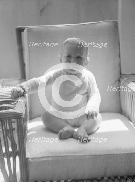 Child of Mrs. Carl Muschenheim, portrait photograph, 1933 Aug. Creator: Arnold Genthe.