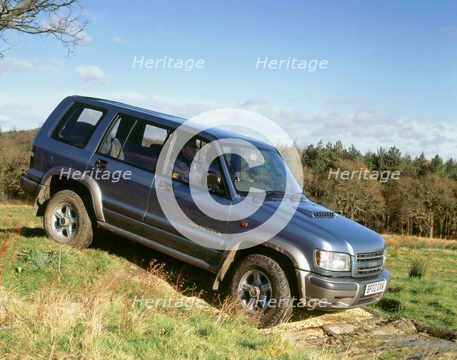 2002 Isuzu Trooper Duty 3.0 TD long wheel base. Artist: Unknown.