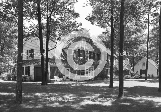 Guido R. Rahr, residence in Manitowoc, Wisconsin, 1945. Creator: Gottscho-Schleisner, Inc.