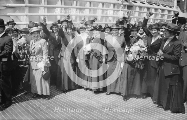 Nurses on ST. LOUIS, 1915. Creator: Bain News Service.