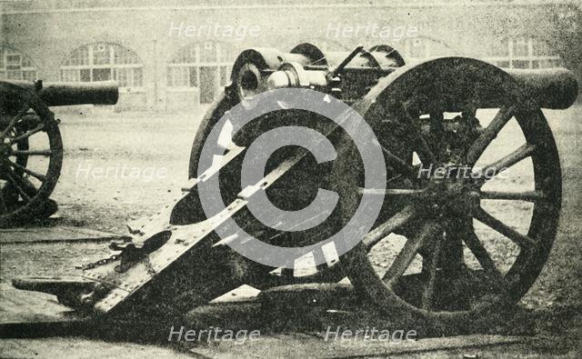 'Types of Arms - The 5-Inch Howitzer or Siege Gun', 1900. Creator: Unknown.