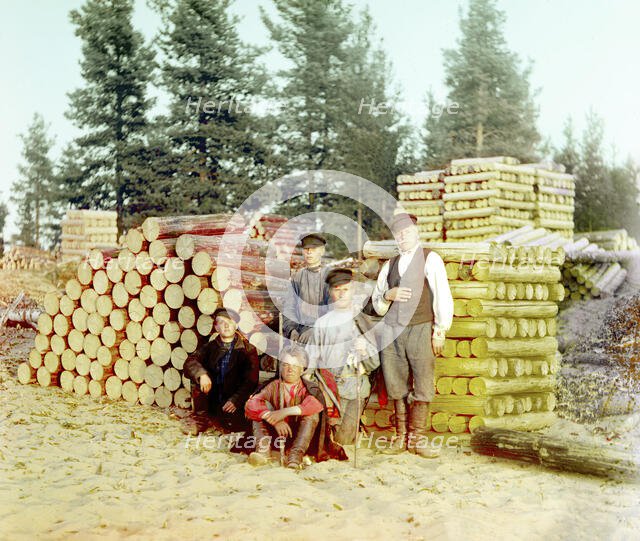 Woodcutters on the Svir River [Russian Empire], 1909. Creator: Sergey Mikhaylovich Prokudin-Gorsky.
