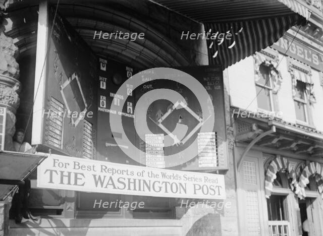 Washington Post Sponsored "Bulletin Board" For The 1912 Boston Al Vs. New York Nl World..., 1912. Creator: Harris & Ewing.