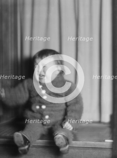 Baron, Carlo, baby of Mrs. C. Baron, portrait photograph, 1914 Dec. 17. Creator: Arnold Genthe.