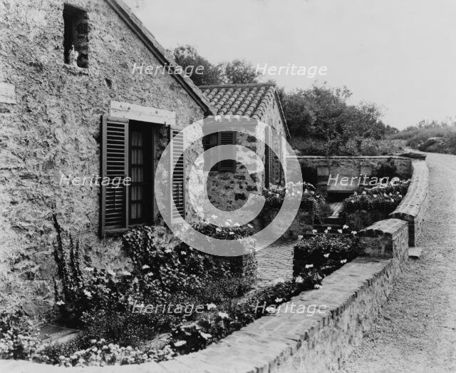 "Surprise Valley Farm," Arthur Curtiss James property, Beacon Hill Road, Newport, Rhode Island, 1917 Creator: Frances Benjamin Johnston.