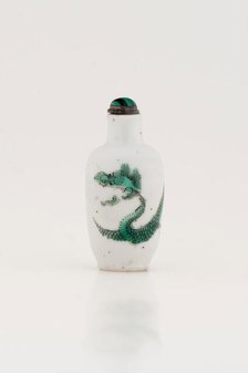 Snuff bottle with lid (dragon motiff), 19th century. Creator: Unknown.