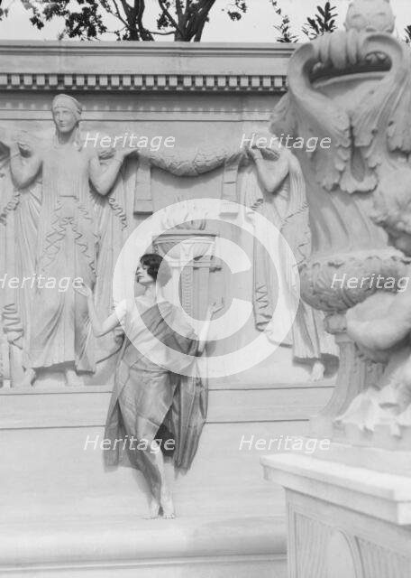 University of California at Berkeley dancers, 1927 Creator: Arnold Genthe.