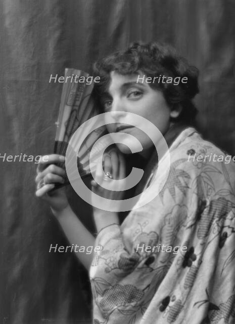 Namara-Toye, Mme., portrait photograph, 1912. Creator: Arnold Genthe.