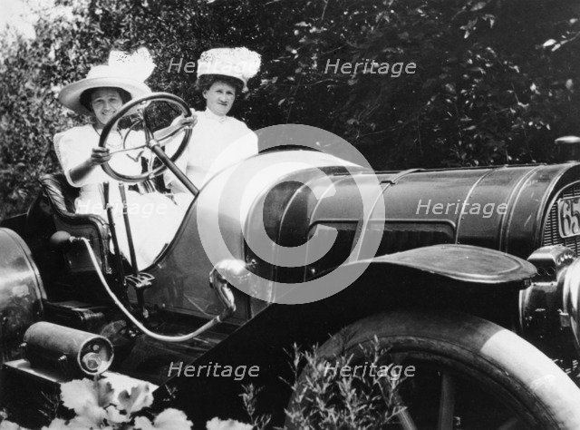 A Pope Hartford car, c1911. Artist: Unknown