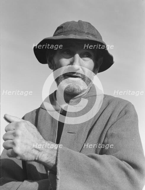 Cotton pickers from Webber Falls, Oklahoma in Firebaugh, California, 1938. Creator: Dorothea Lange.