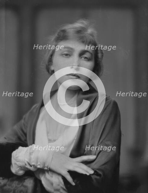 McMien, Meysa, Miss, portrait photograph, 1916 or 1917. Creator: Arnold Genthe.