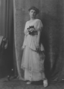 Francke, A.E., Miss, portrait photograph, 1915 May 16. Creator: Arnold Genthe.