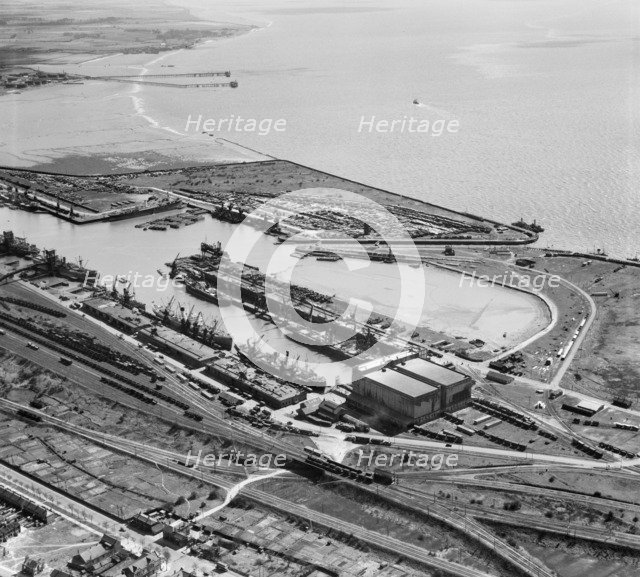 King George Dock, Kingston upon Hull, Humberside, 1947. Artist: Aerofilms.