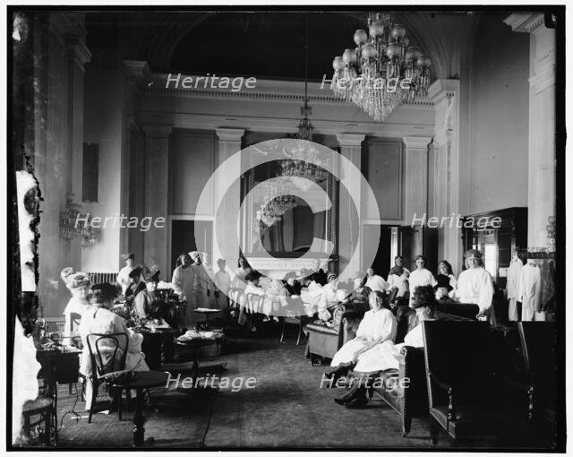 Senate Women, between 1910 and 1920. Creator: Harris & Ewing.