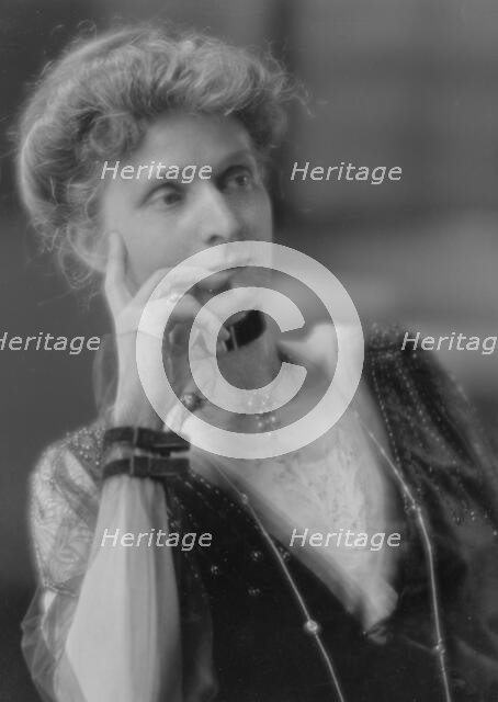 Hughes, Charles, Mrs., portrait photograph, 1916. Creator: Arnold Genthe.