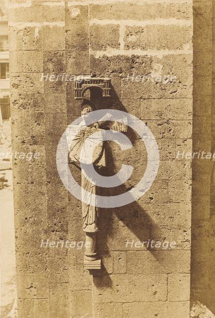 Ange Portant un Cadran Solaire, à l'Eglise de Chartres, 1852. Creator: Henri Le Secq.