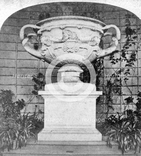 The Warwick Vase, Warwick Castle, Warwick, Warwickshire, late 19th century. Artist: Unknown