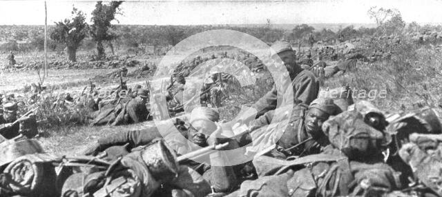 'L'expedition des Dardanelles, Entre Seddul-Bahr et Krithia..., 1915 (1924). Creator: Unknown.