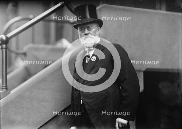 Sir John M. Gibson, Grand Comdr., Canada - Masons International Congress, 1912. Creator: Harris & Ewing.