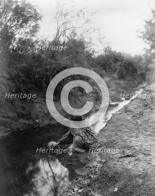 Maricopa water girl, c1907. Creator: Edward Sheriff Curtis.