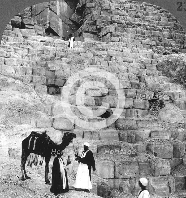 Entrance to the Great Pyramid of Giza, Egypt, 1905.Artist: Underwood & Underwood