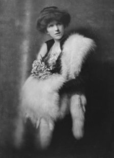Parke, Jean, Miss, portrait photograph, 1914 Apr. 20. Creator: Arnold Genthe.
