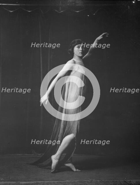 Elsie Dufour dancer, between 1918 and 1920. Creator: Arnold Genthe.