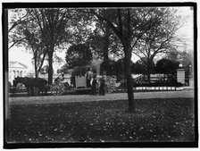 White House, Washington, D.C., between 1910 and 1917. Creator: Harris & Ewing.