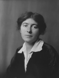 Stokes, J.G., Mrs., portrait photograph, 1916 or 1917. Creator: Arnold Genthe.