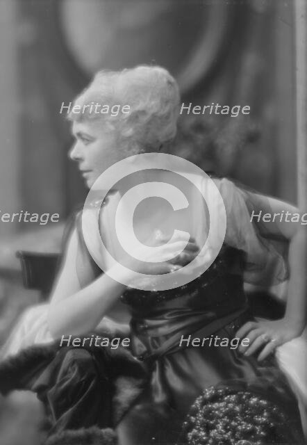 Marwick, James, Mrs., portrait photograph, 1916 Jan. 5 or Jan. 6. Creator: Arnold Genthe.