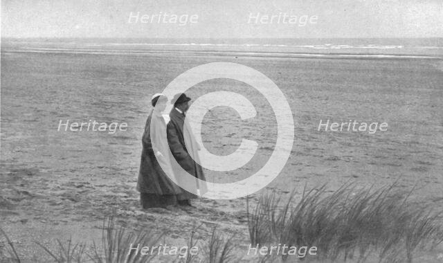 'La reine Elisabeth et le grand poete national Emile Verhaeren, sur le dernier rivage libre..., 1916 Creator: Unknown.