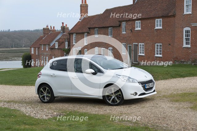 2014 Peugeot 208 Hdi Artist: Unknown.