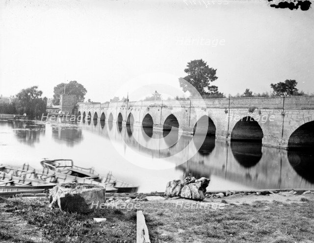 Clopton Bridge, Stratford Upon Avon, Warwickshire. Artist: Henry Taunt