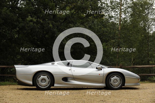 Jaguar XJ220R 1993. Artist: Simon Clay.