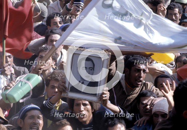 Green March, the Moroccan people goes to the Sahara, a former colony of Spain, that wants to begi…