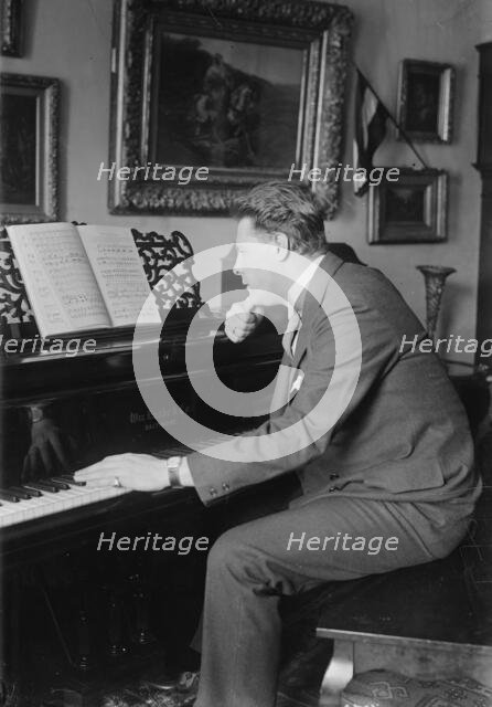 Carl Braun at piano, between c1915 and c1920. Creator: Bain News Service.