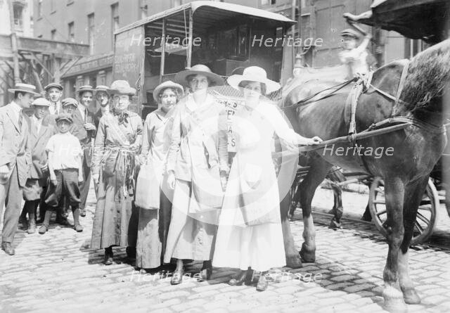 Suffragets [i.e., suffragettes] on hike to Boston, 1913. Creator: Bain News Service.