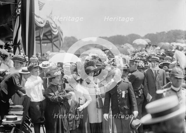 Military Field Mass By Holy Name Soc. of Roman Catholic Church, 1910. Creator: Harris & Ewing.