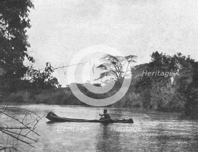 ''Indigene de l'Angola naviguant sur un fleuve; Afrique Australe', 1914. Creator: Unknown.