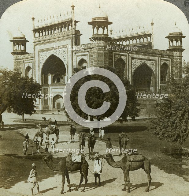 Tomb of Akbar, Sikandarah, Uttar Pradesh, India, c1900s(?).Artist: Underwood & Underwood