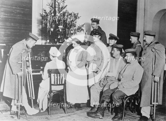 Berlin, Christmas in soldier's hospital, between 1914 and c1915. Creator: Bain News Service.