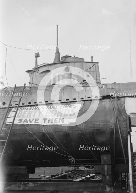 German U-Boat in N.Y., 25 Oct 1917. Creator: Bain News Service.