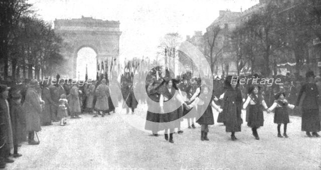 'La delivrance de l'Alsace et de la Lorraine celebree a Paris le 17 novembre 1918..., 1918. Creator: Unknown.