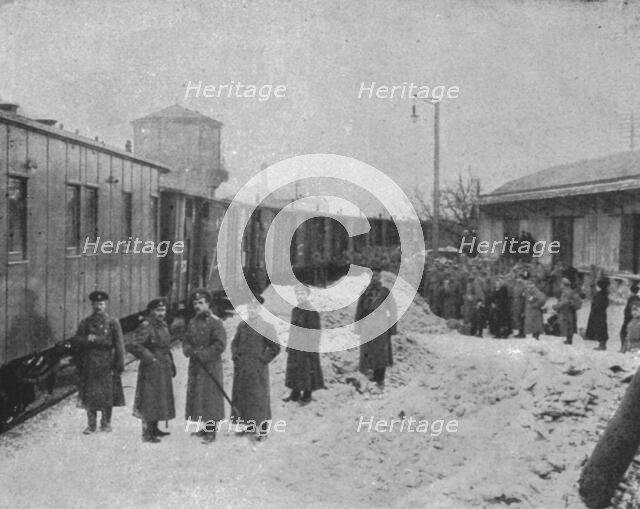 'Le Periple des Russes : De Moscou a Marseille par la Siberie, les Mers de Chine et des..., 1916. Creator: Unknown.