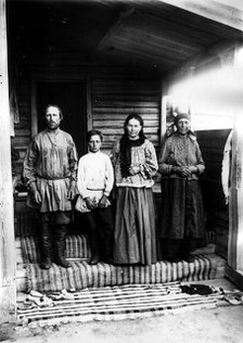 A peasant family from the village of Lovatskaya, Kansky district, 1905. Creator: Unknown.