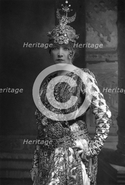 Sarah Bernhardt (1844-1923), French stage actress, 1890.Artist: W&D Downey