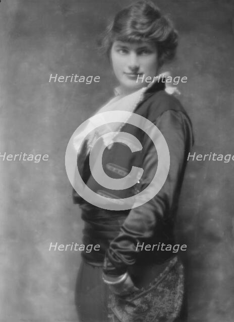 O'Sullivan, Miss, portrait photograph, 1914 Mar. 3. Creator: Arnold Genthe.
