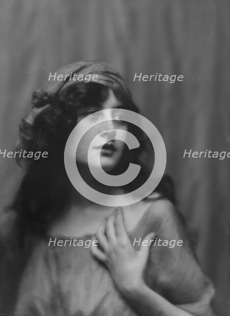 Carter, Malvina Longfellow, portrait photograph, 1912 or 1913. Creator: Arnold Genthe.