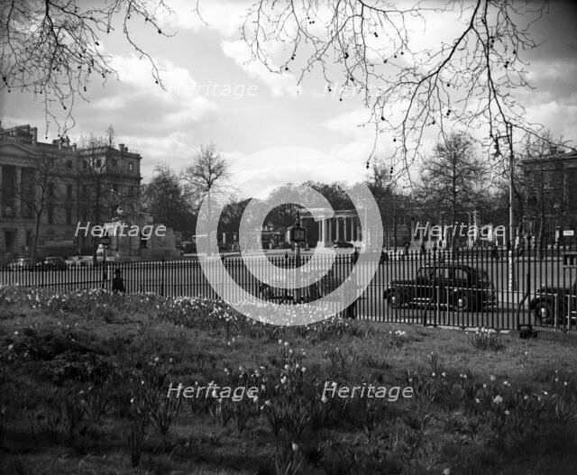 St George's Hospital and the Hyde Park Screen, London, c1955. Creator: Arthur Charles Kirby Ware.