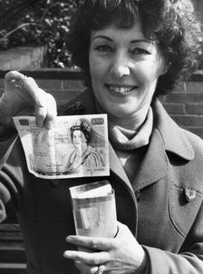 The £50 note comes into service, 1981. Artist: Unknown